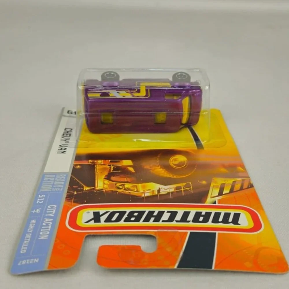 Matchbox 1975 Chevy Van #49 Purple‎ MINT NIB (K246)